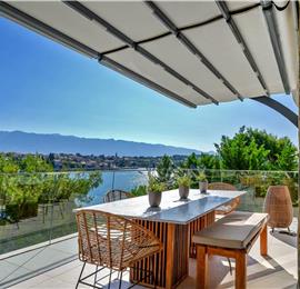 4 Bedroom Villa with Pool, Sumartin, sleeps 8